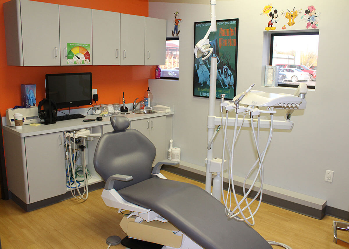 Doctor Clinic Chair - Pediatric Dentist Near Me